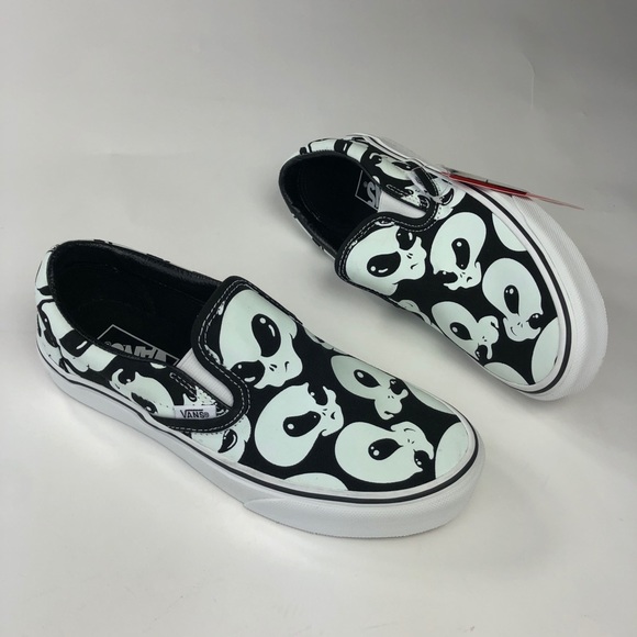 Vans Off The Wall Classic Slip On ‘Alien Ghosts’ - Picture 2 of 10